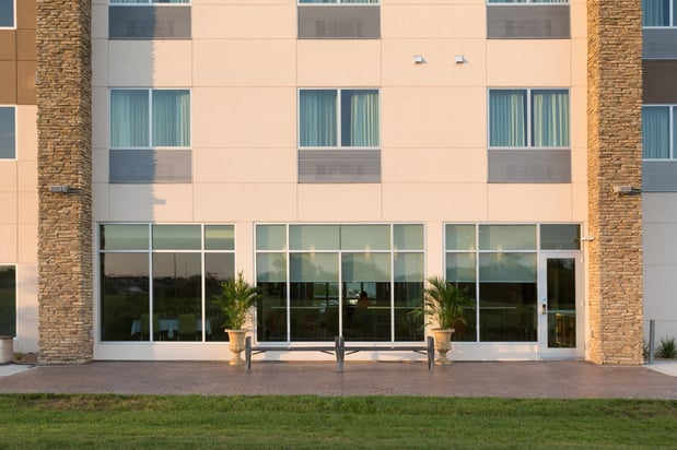 Images Holiday Inn Express & Suites Lincoln I - 80 by IHG
