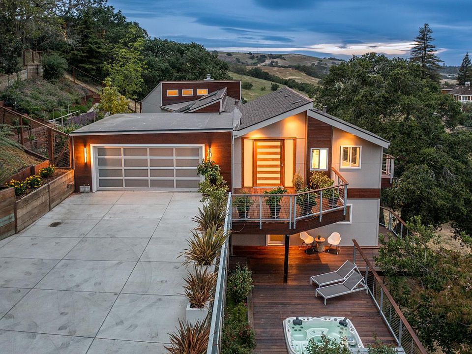 Our recently sold property at 13373 La Cresta, Los Altos Hills, CA. for $6 million.