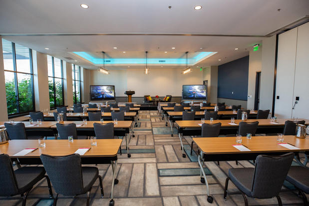 Images Hotel Indigo Seattle Everett Waterfront by IHG