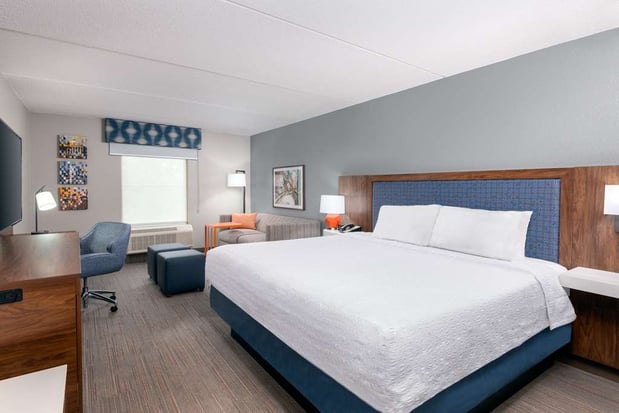 Images Hampton Inn & Suites Charlottesville-At The University