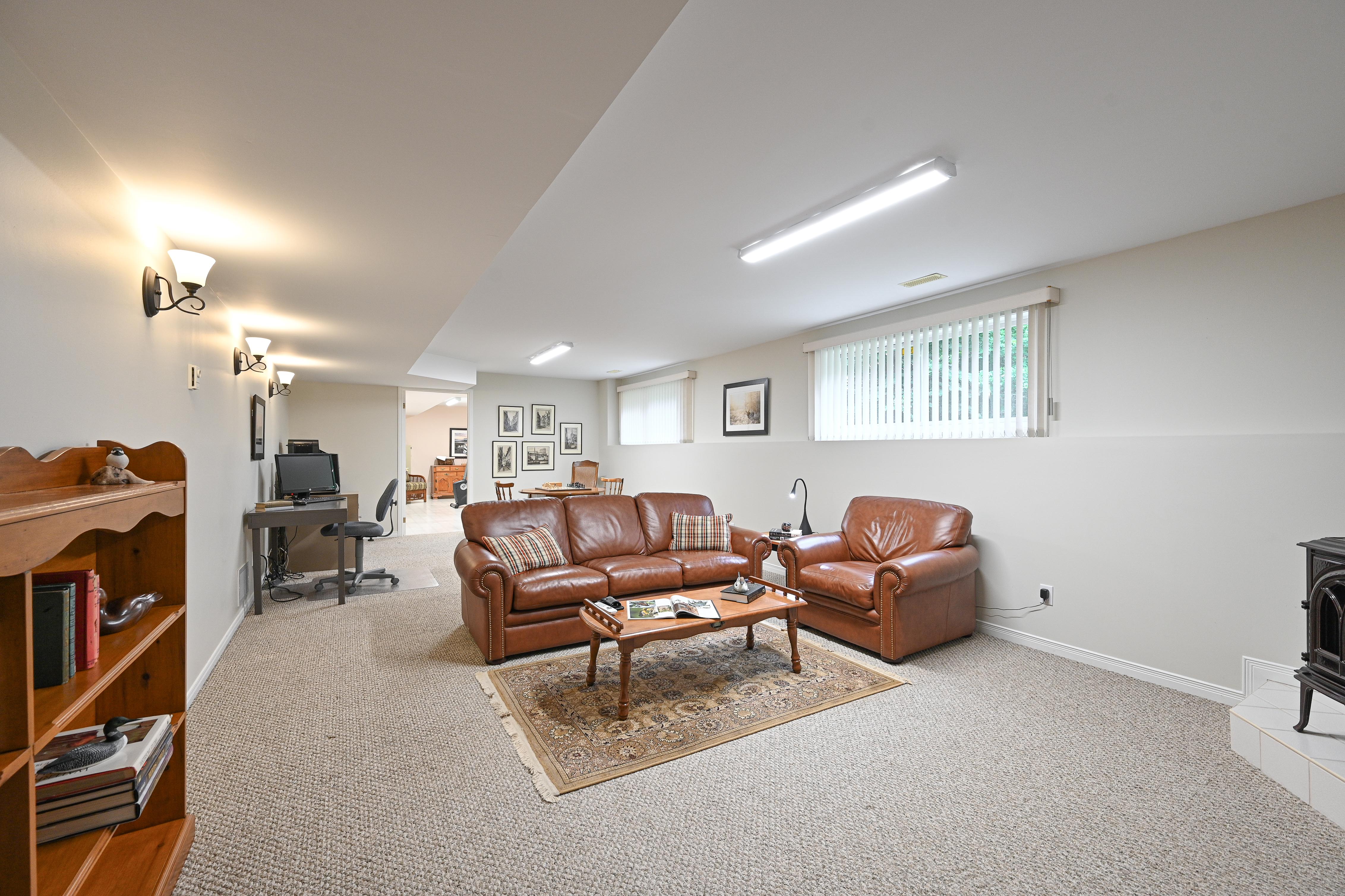 Images Leif Olson - Ottawa Real Estate Agent - Hamre Team RE/MAX Affiliates