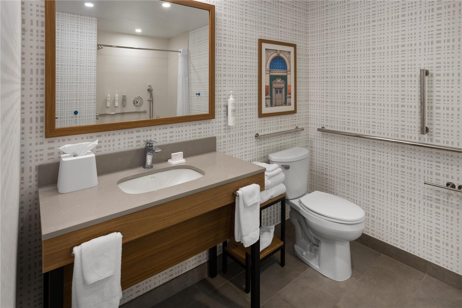 Guest room bath