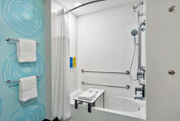 Images Tru by Hilton Ashburn One Loudoun