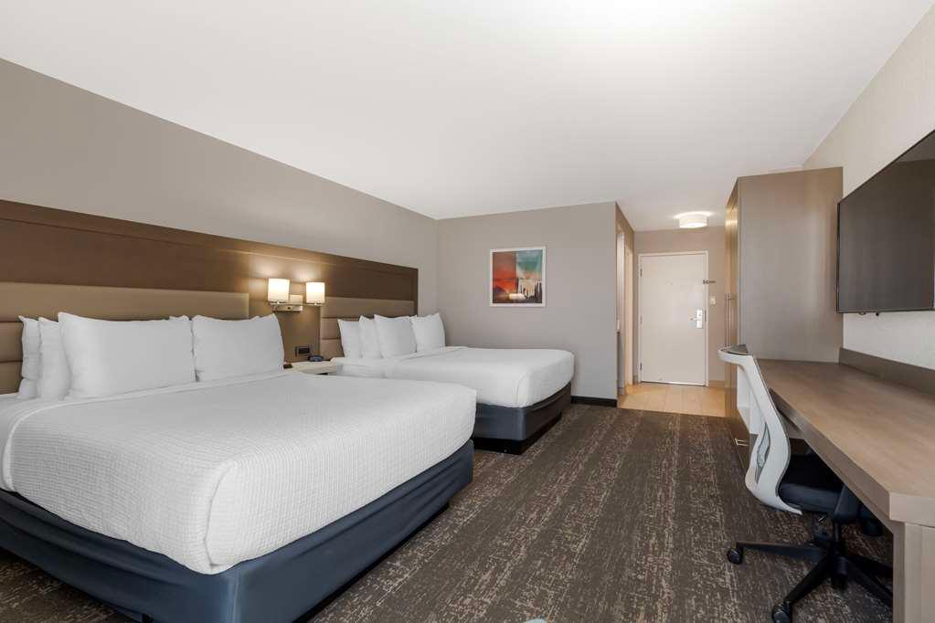 Double Queen Room