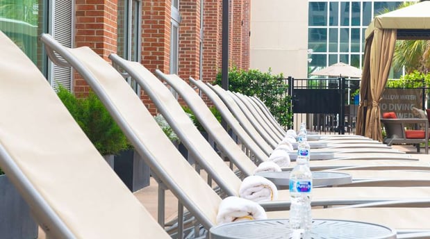 Images DoubleTree by Hilton Hotel & Suites Charleston Airport