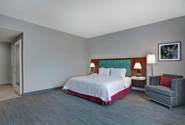 Images Hampton Inn & Suites Middleburg