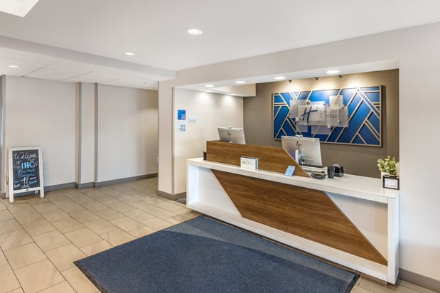 Images Holiday Inn Express Crestwood by IHG