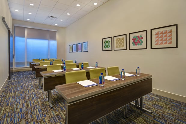 Images Holiday Inn Express & Suites Galveston Beach by IHG