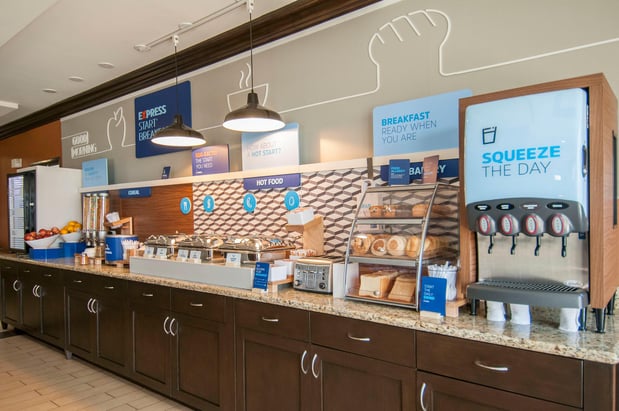 Images Holiday Inn Express & Suites San Antonio - Frost Bank Ctr by IHG