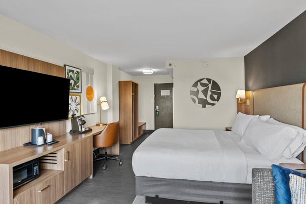 Images Holiday Inn Niagara Falls State Park Entry by IHG