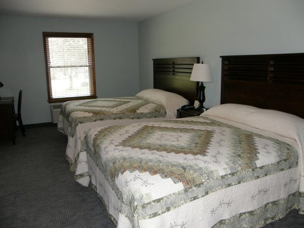 Images Redwood Inn & Suites