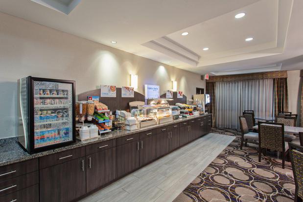 Images Holiday Inn Express & Suites Wharton, an IHG Hotel