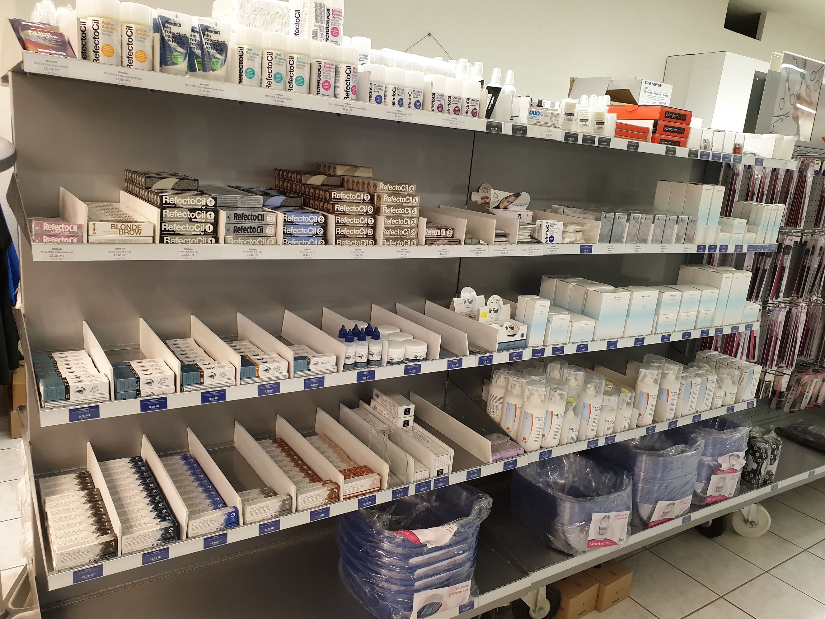 Bilder CEPACO SA // GENEVE // Fournitures professionnelles pour Coiffeurs, Instituts de beauté et Ongleries