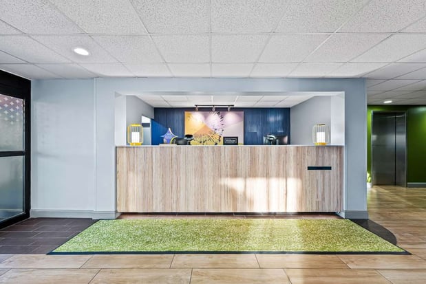 Images Spark by Hilton Tuscaloosa University