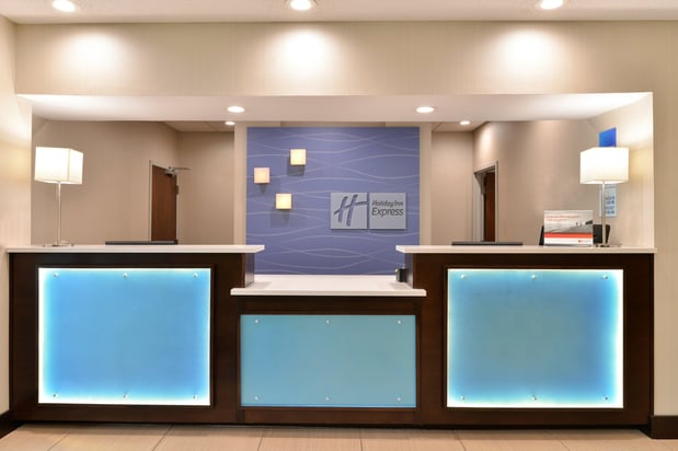 Images Holiday Inn Express & Suites Cincinnati-Blue Ash by IHG