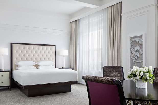 Images Amway Grand Plaza, Curio Collection by Hilton