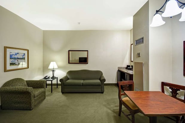 Images Embassy Suites by Hilton Charleston Historic District