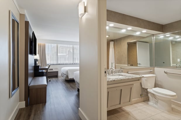 Images Crowne Plaza Executive Center Baton Rouge by IHG