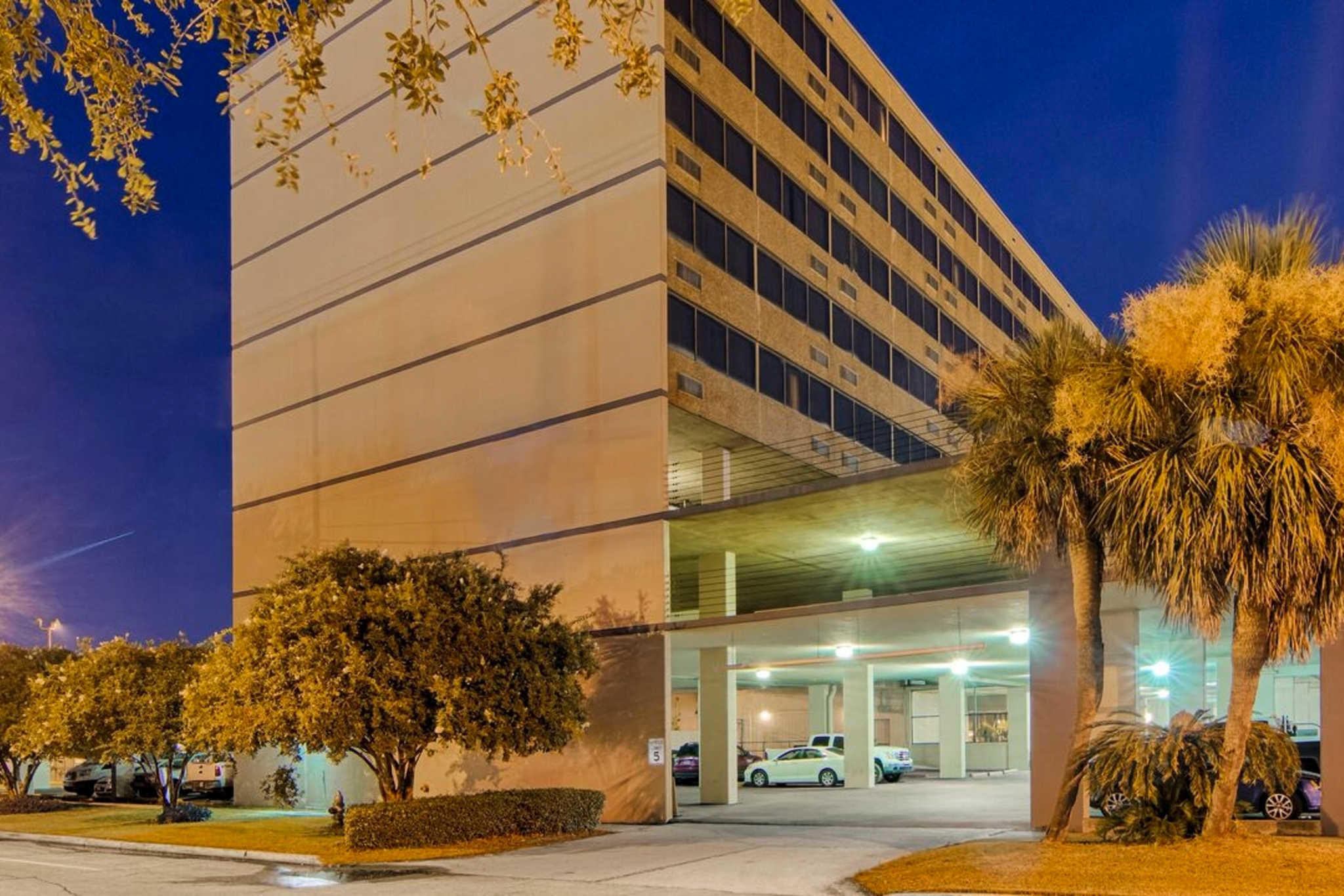 Thb Comfort Suites Kenner Hotel In Kenner