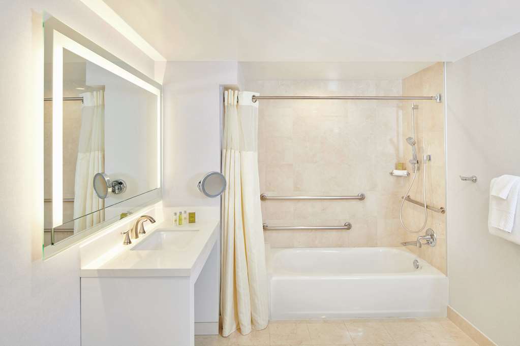 DoubleTree by Hilton Hotel Torrance - South Bay
