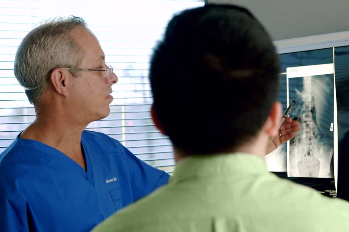 Image 7 | Dr. Steven Becker at Los Angeles Chiropractor Center