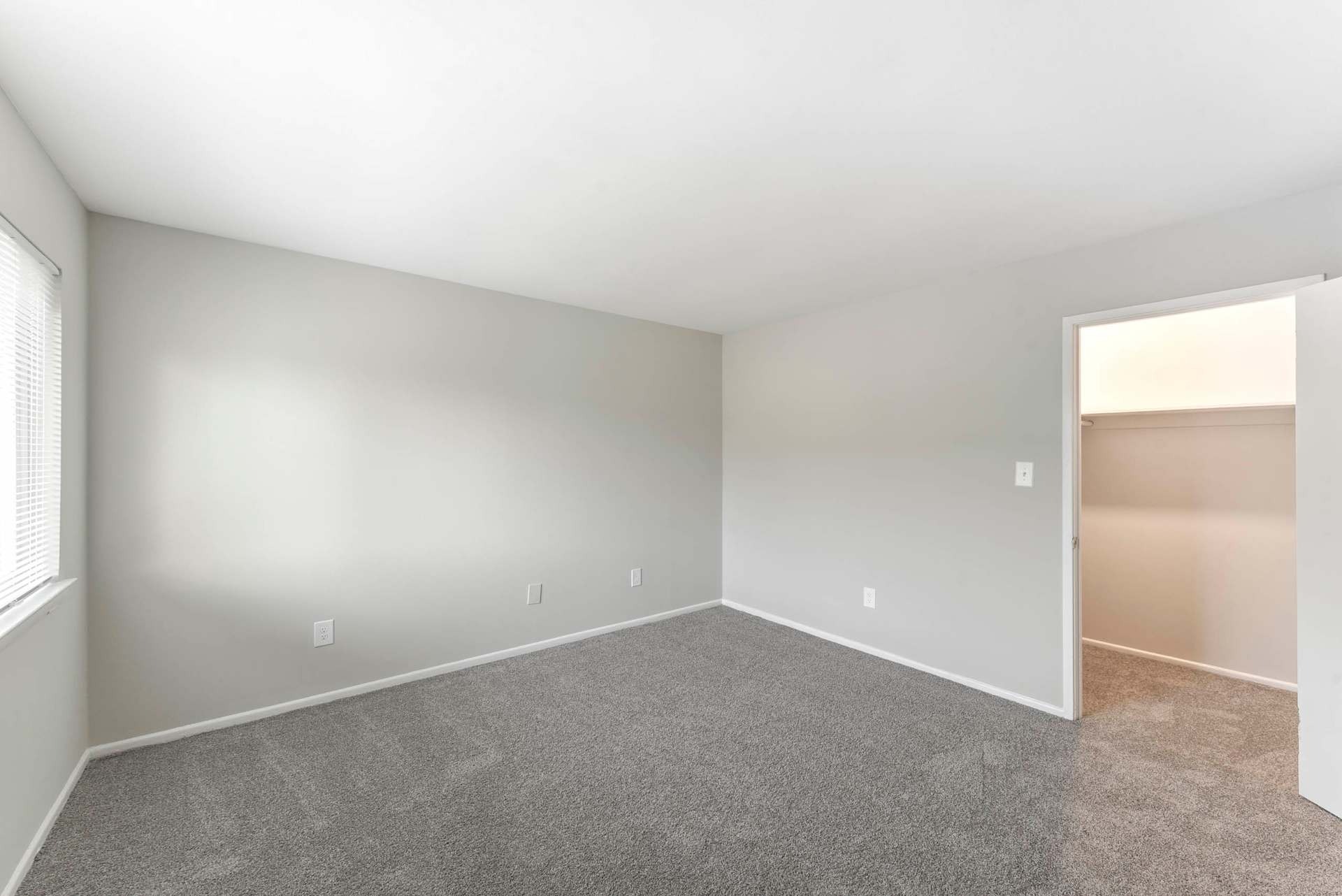 Interior bedroom with closet