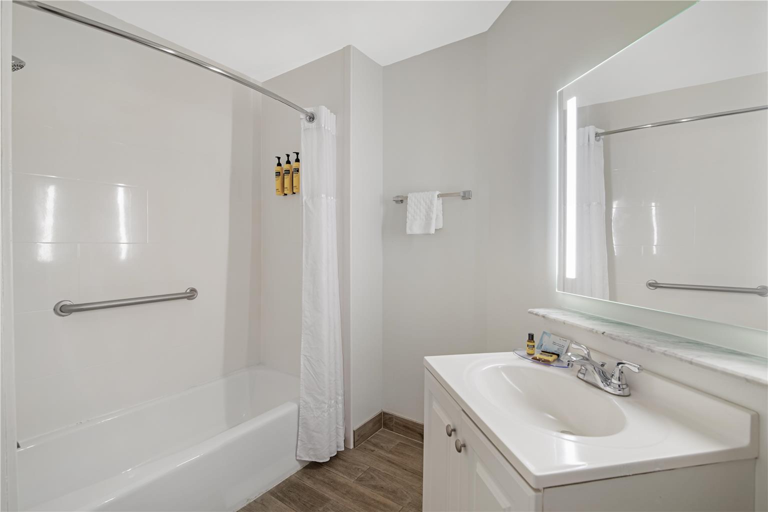 Standard King Bathroom
