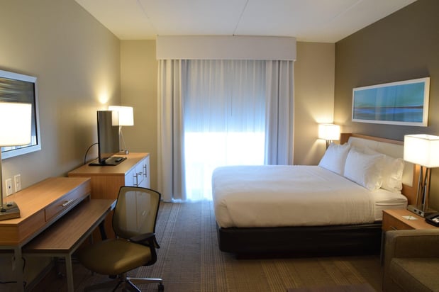 Images Holiday Inn Cincinnati N - West Chester by IHG