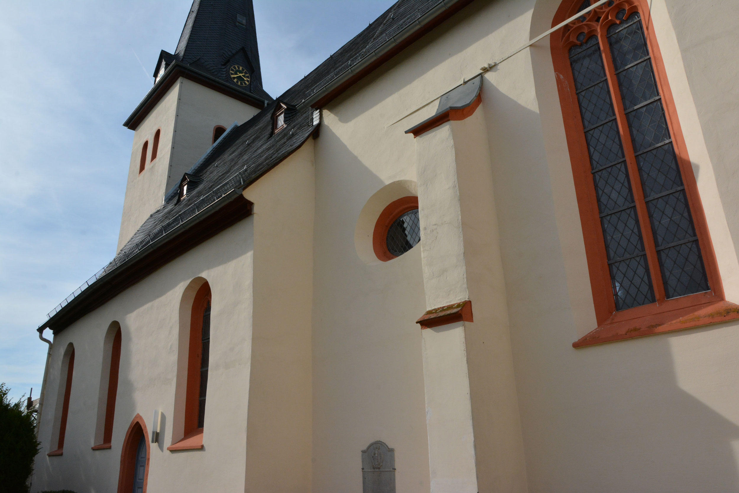 Bild 1 Evangelische Kirche Strinz-Trinitatis - Kirchengemeinde Strinz-Trinitatis Limbach-Wallbach in Hünstetten