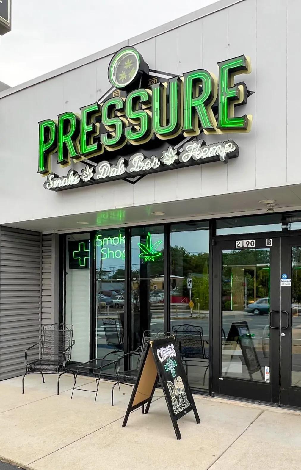 Pressure Smoke & Vape Store Front.