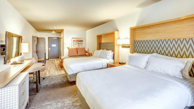 Images Holiday Inn & Suites Bellingham, an IHG Hotel