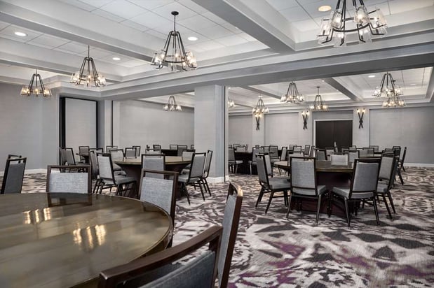 Images Embassy Suites by Hilton Crystal City National Airport