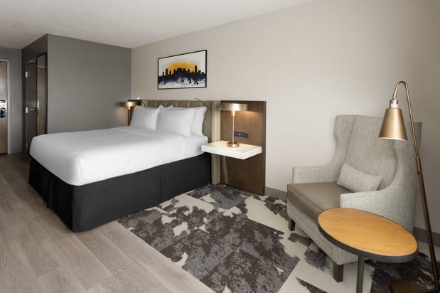 Images Crowne Plaza Nashville Airport by IHG