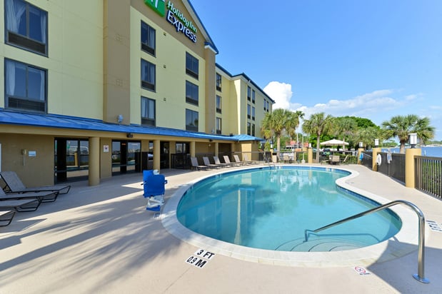 Images Holiday Inn Express & Suites Tampa Airport by IHG