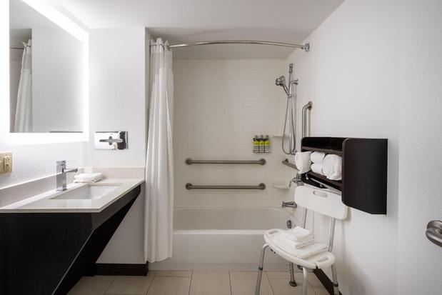Images Holiday Inn Express Coventry S - West Warwick Area by IHG