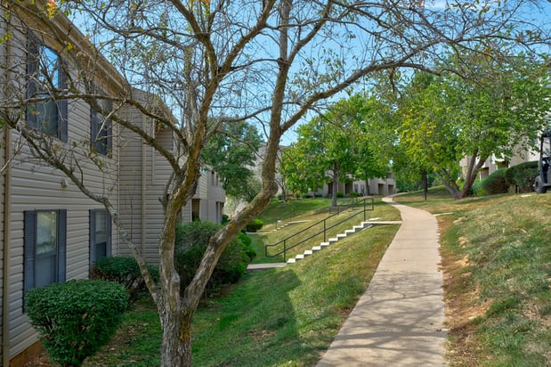 Images Forest Woods Apartments